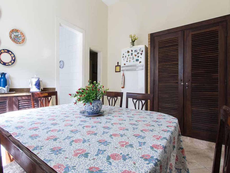 Coffee/tea facilities, Dining area