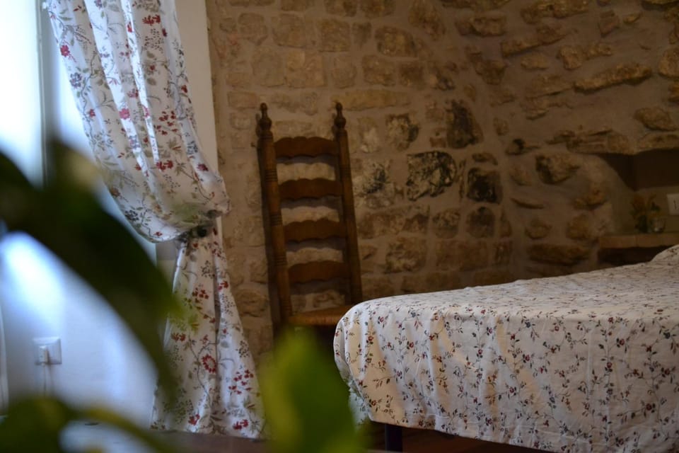 Bed, Photo of the whole room, Decorative detail, Bedroom