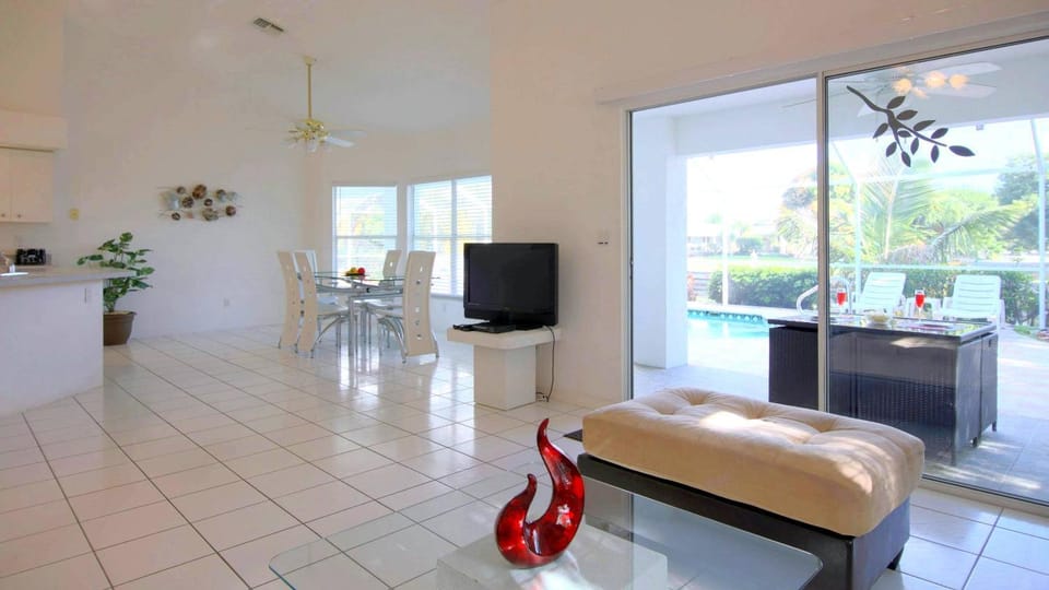 House Rainbow House in Cape Coral