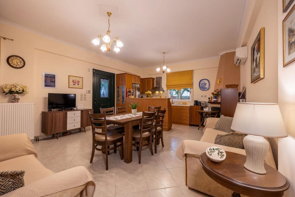 Living room, Dining area, kitchen