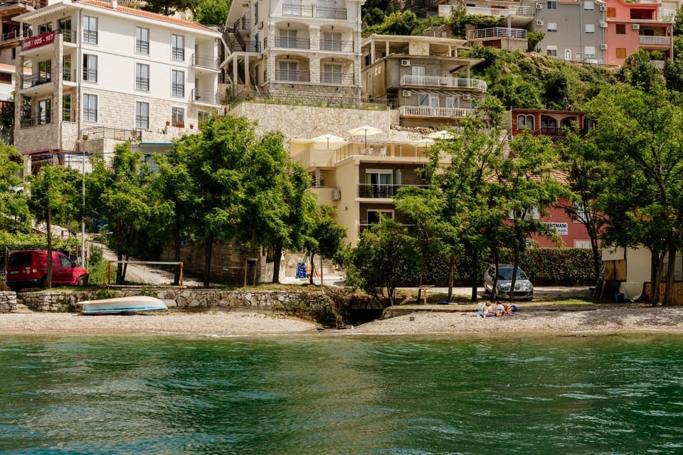 Property building, Facade/entrance, People