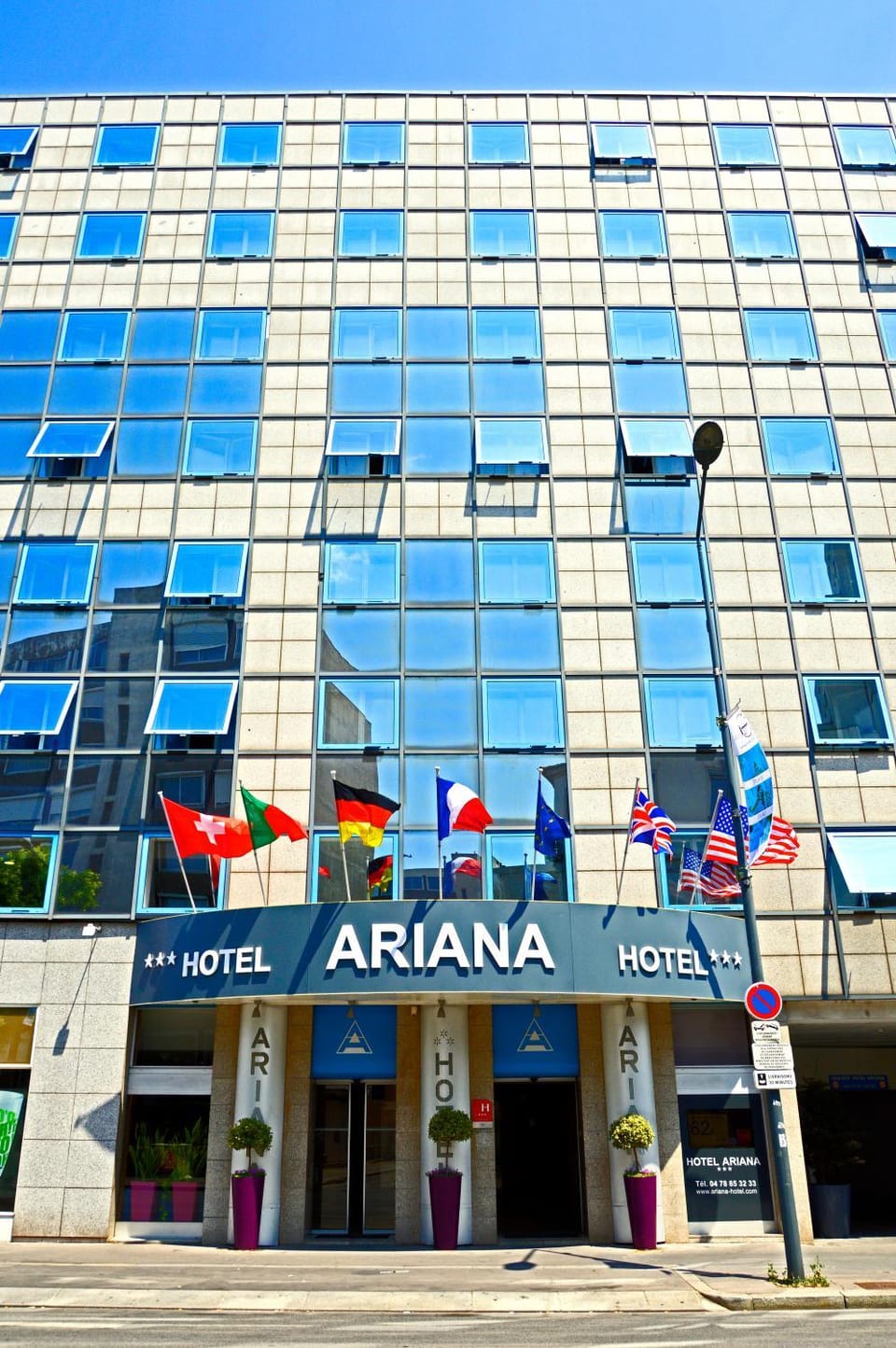 Facade/entrance