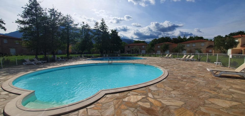 Mountain view, Pool view, Swimming pool, sunbed