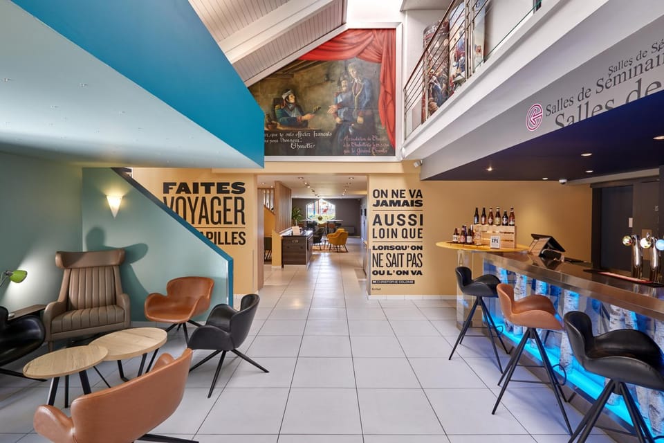 Facade/entrance, Lobby or reception, Lounge or bar