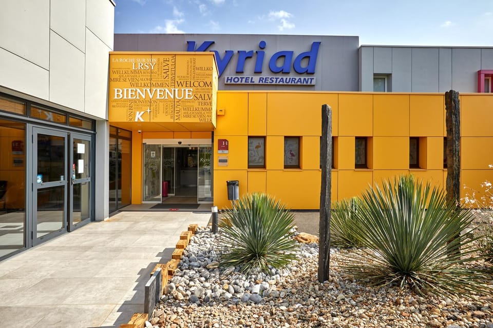 Property building, Facade/entrance