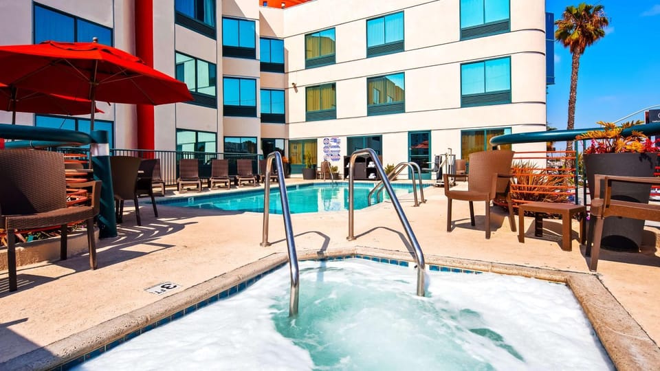 Pool view, Swimming pool
