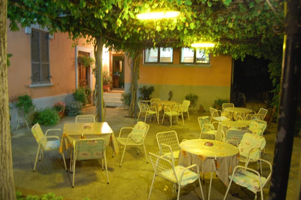 Facade/entrance, Night, Garden view