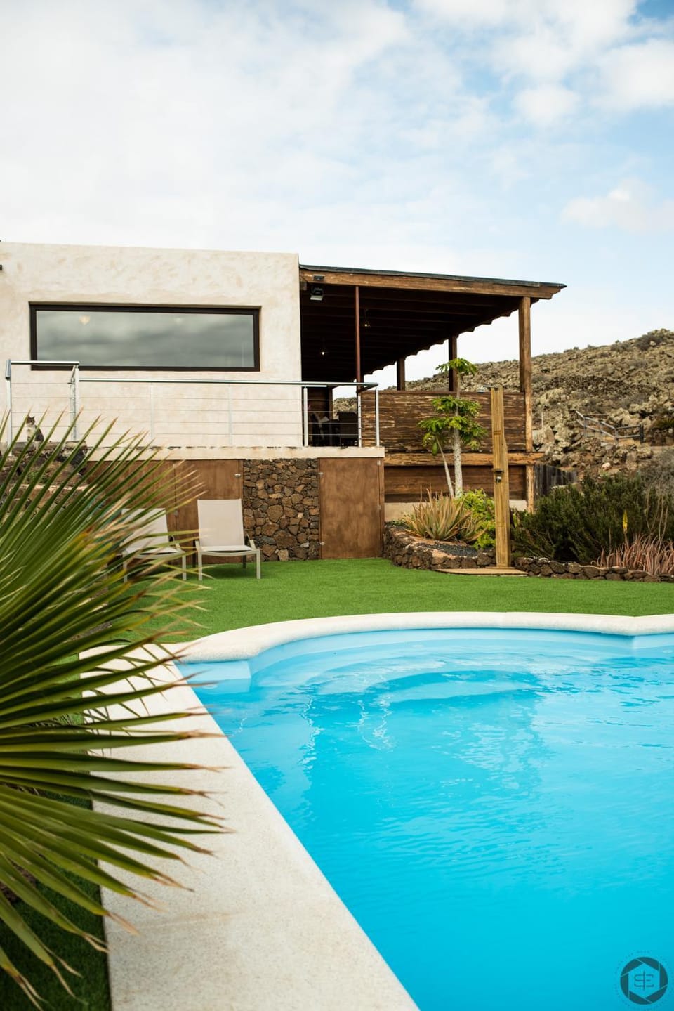 Property building, Natural landscape, Pool view, Swimming pool