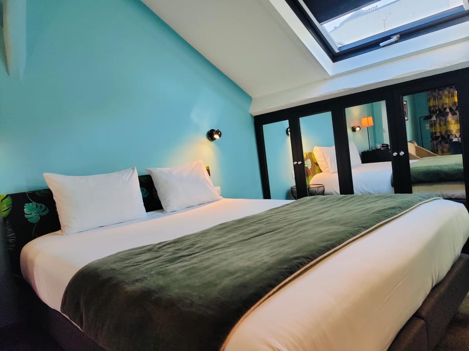 Bed, Bedroom
