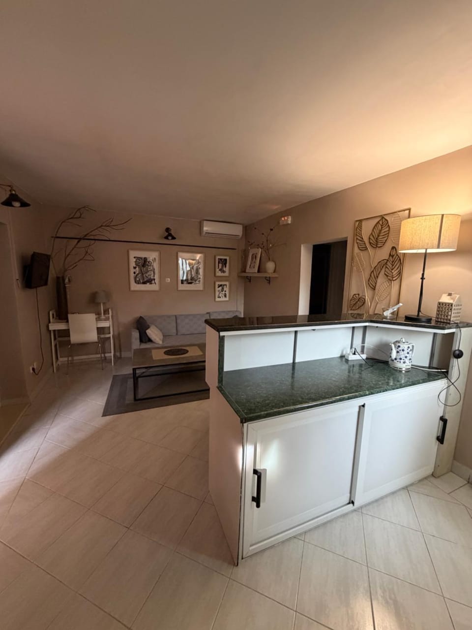 Kitchen or kitchenette