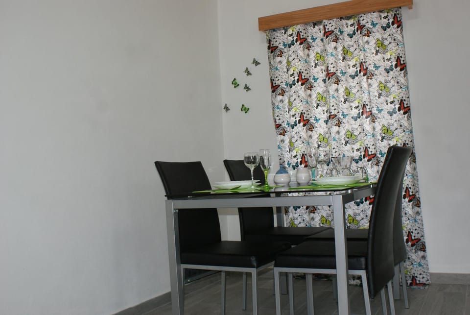 Food and drinks, Decorative detail, Dining area