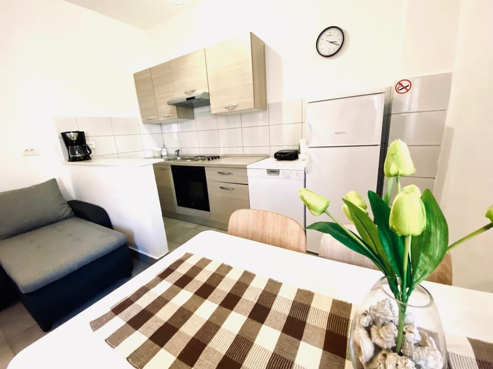 Kitchen or kitchenette, Living room, Dining area