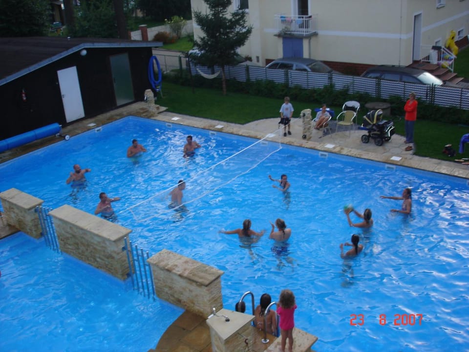 Swimming pool, Swimming pool