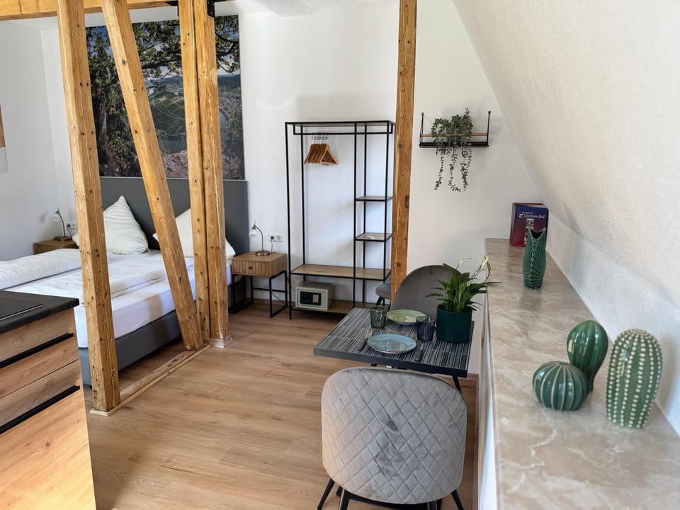 Mosel-Landhaus Hotel Oster Bed and Breakfast in Ediger-Eller