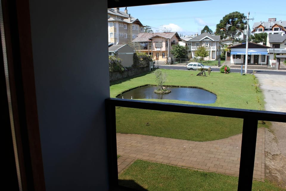 Garden, Balcony/Terrace, Lake view, Landmark view, Street view