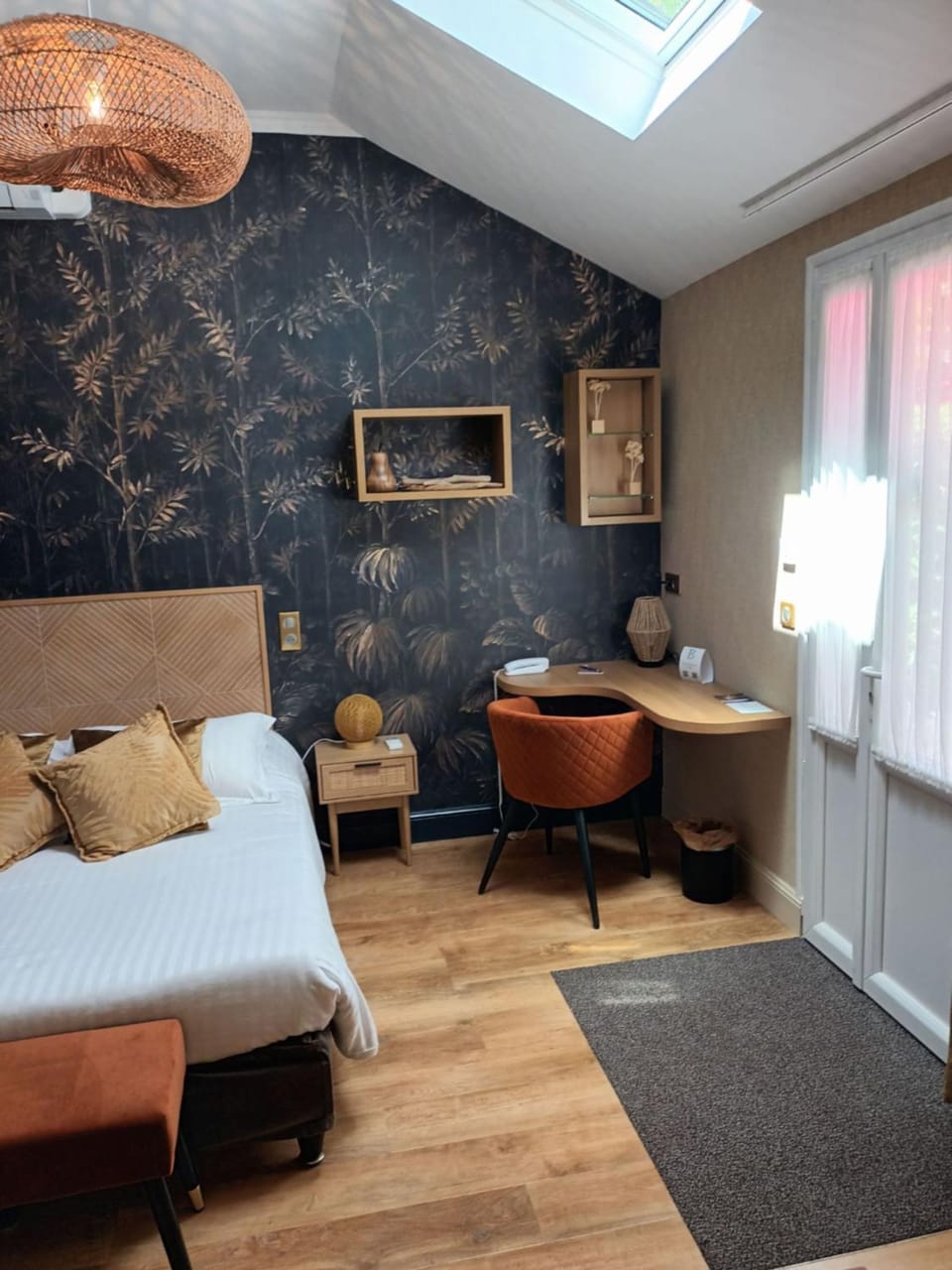 Photo of the whole room