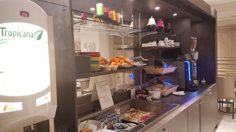 Breakfast, Buffet breakfast