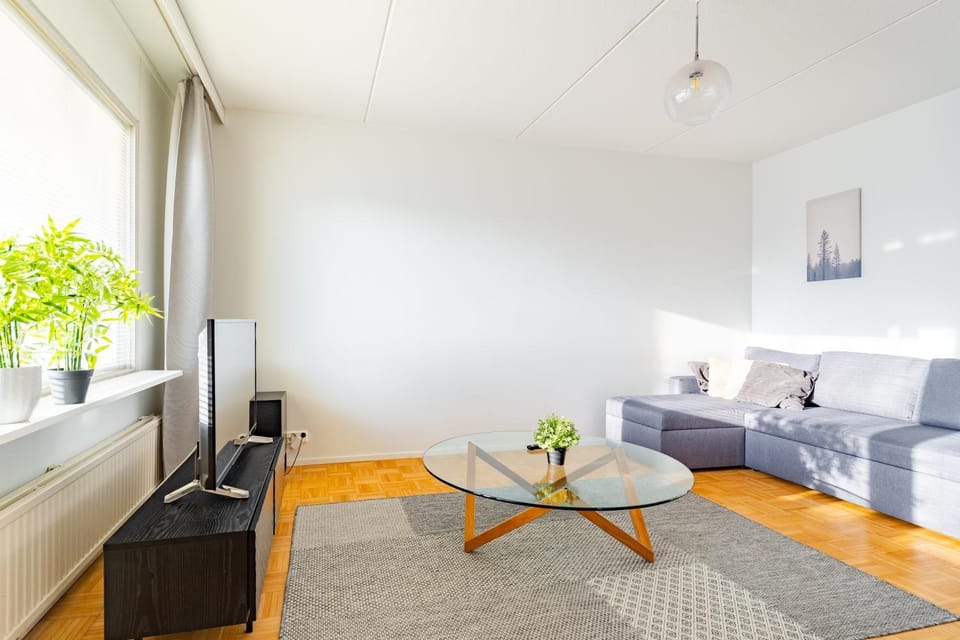 Day, TV and multimedia, Living room, Photo of the whole room, Seating area
