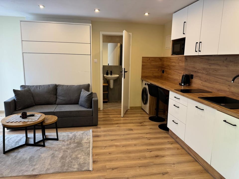 Kitchen or kitchenette, pet friendly, stove