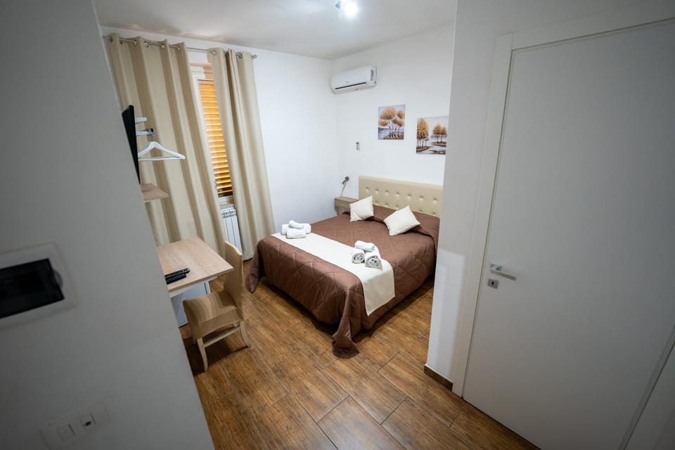 Bed, Photo of the whole room, Bedroom, towels, wardrobe, air conditioner