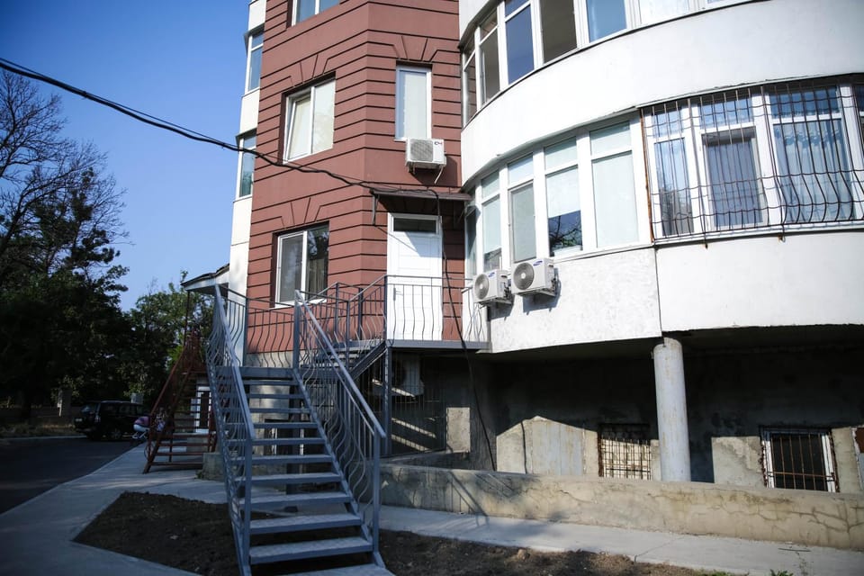Facade/entrance