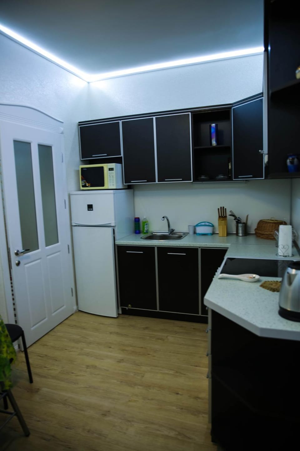 Kitchen or kitchenette, Dining area