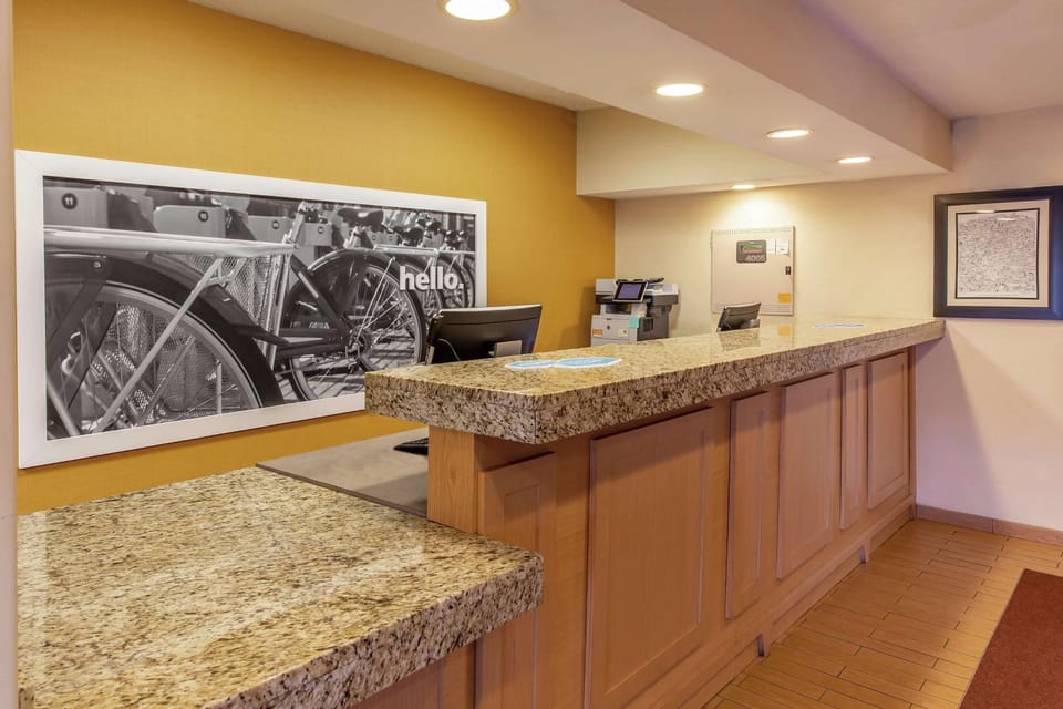 Lobby or reception, Lobby or reception