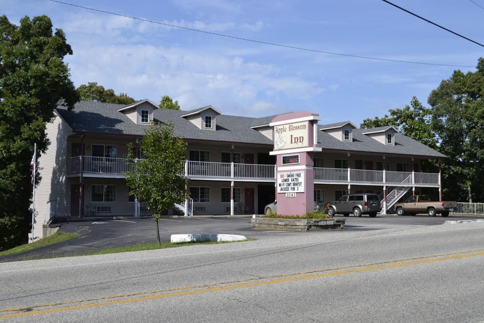 Property building, Facade/entrance, Day, Area and facilities