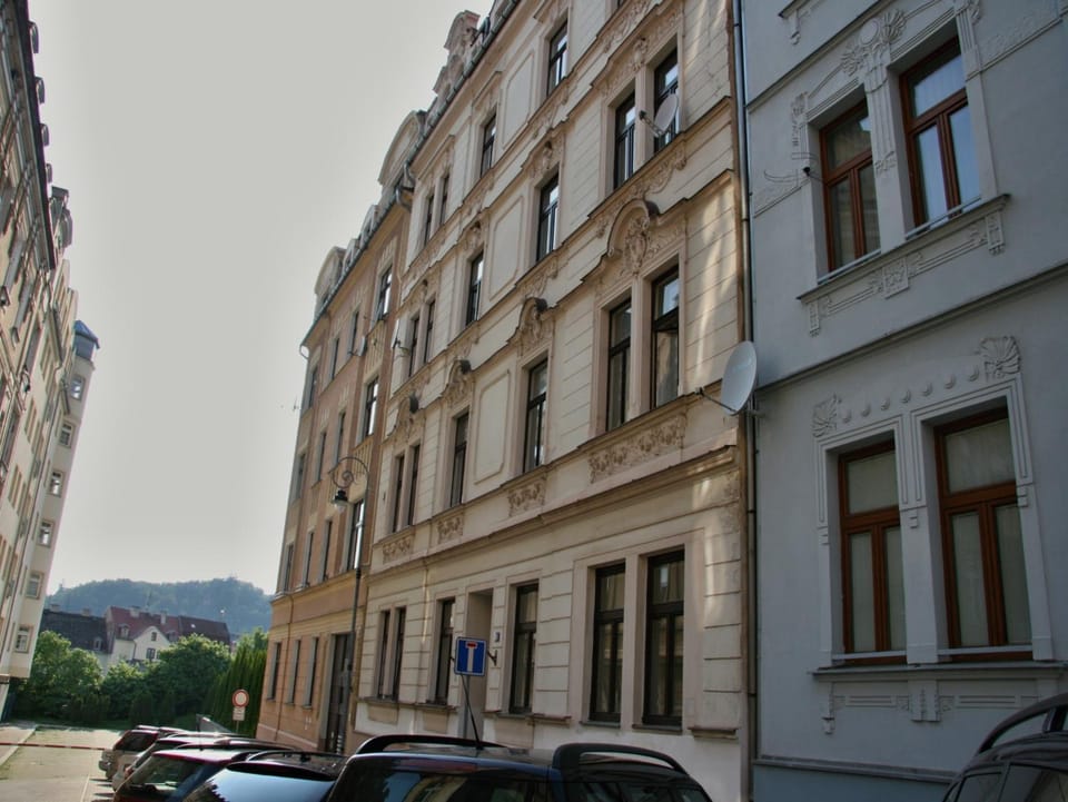 Property building, Neighbourhood