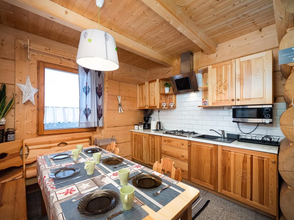 Seating area, dishwasher, stove, kitchen