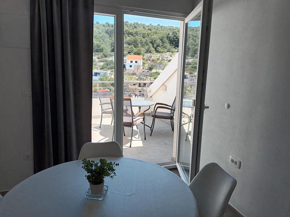 Balcony/Terrace, Dining area