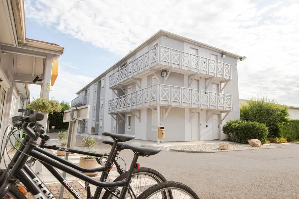 Property building, Cycling, Area and facilities