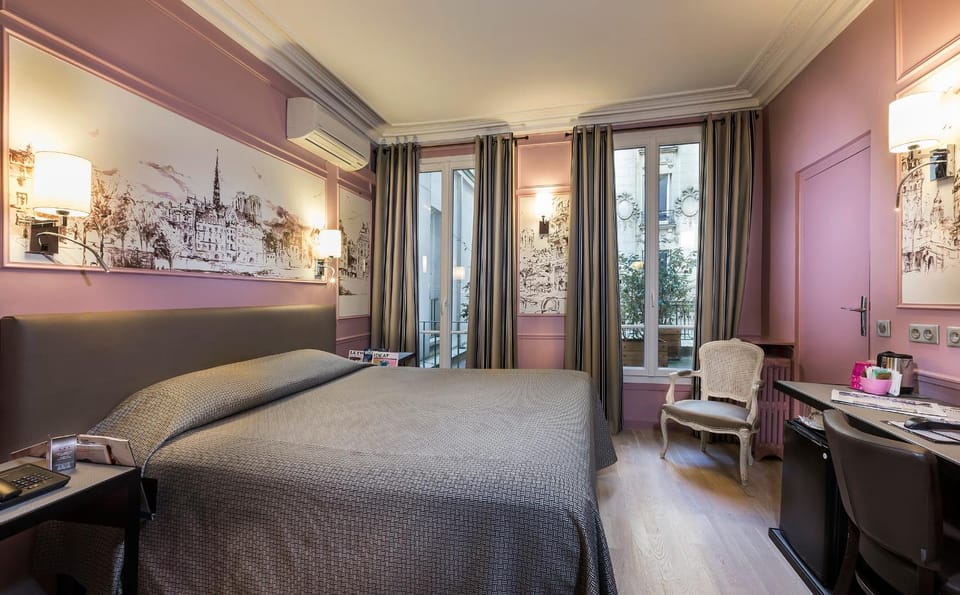 Bed, Photo of the whole room, Seating area