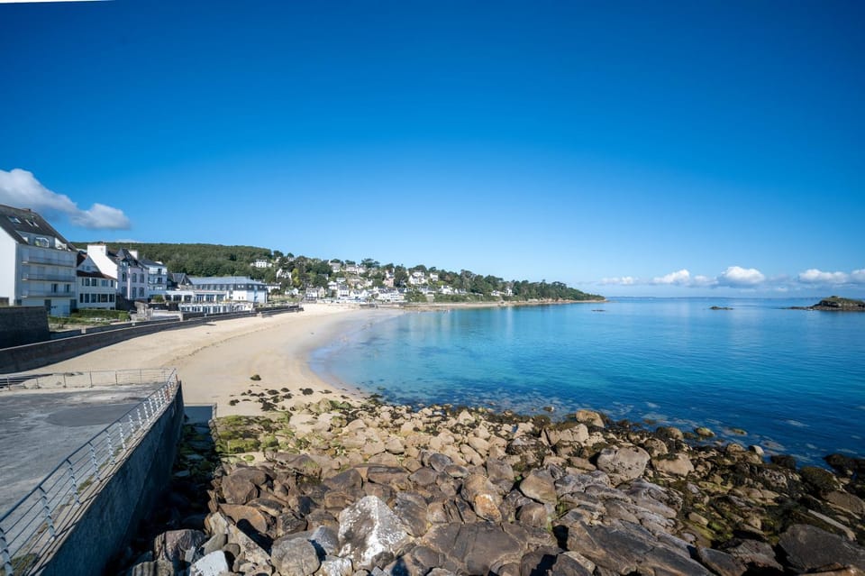 Nearby landmark, Day, Natural landscape, Beach, Hiking, Sea view