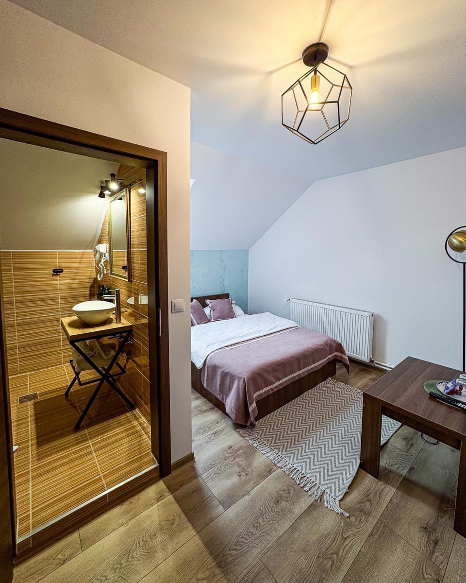La Colțul Castelului Bran Boutique Bed and Breakfast in Bran