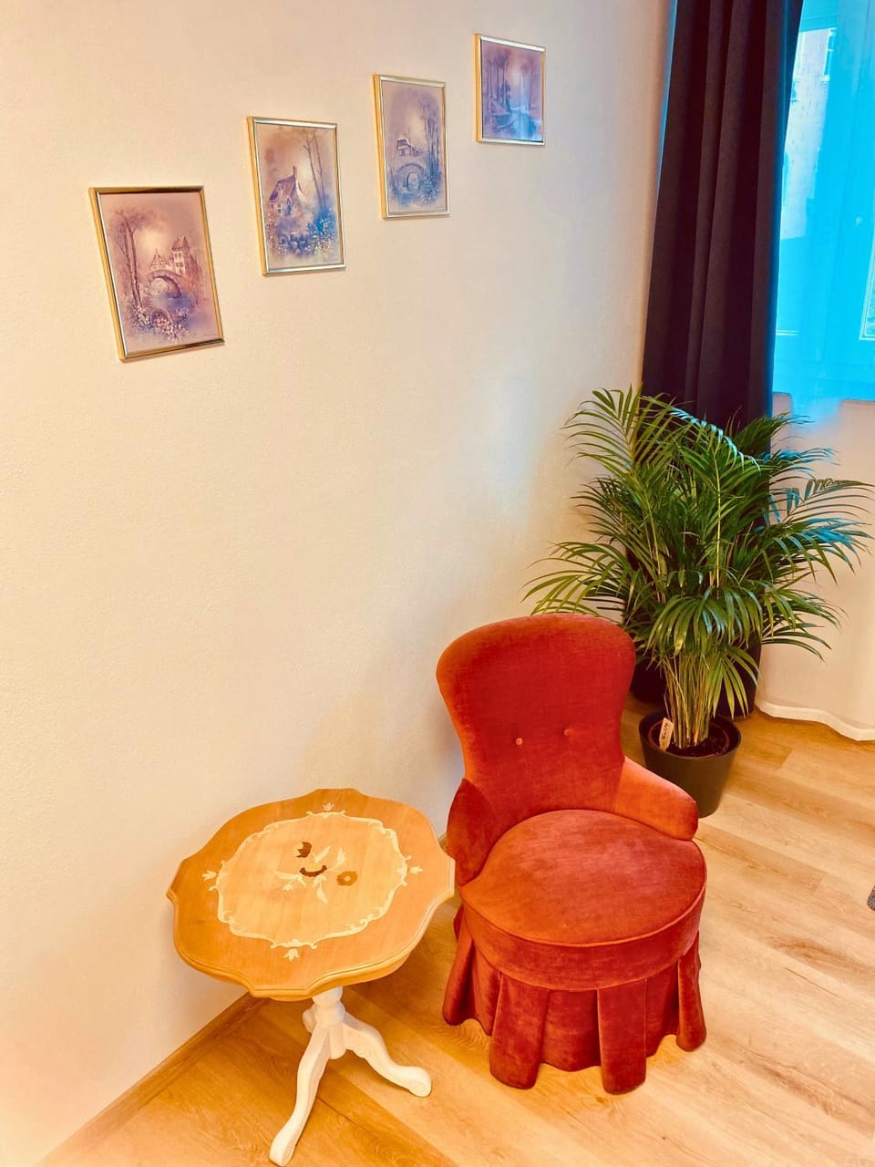 Photo of the whole room, Decorative detail, Seating area, pet friendly