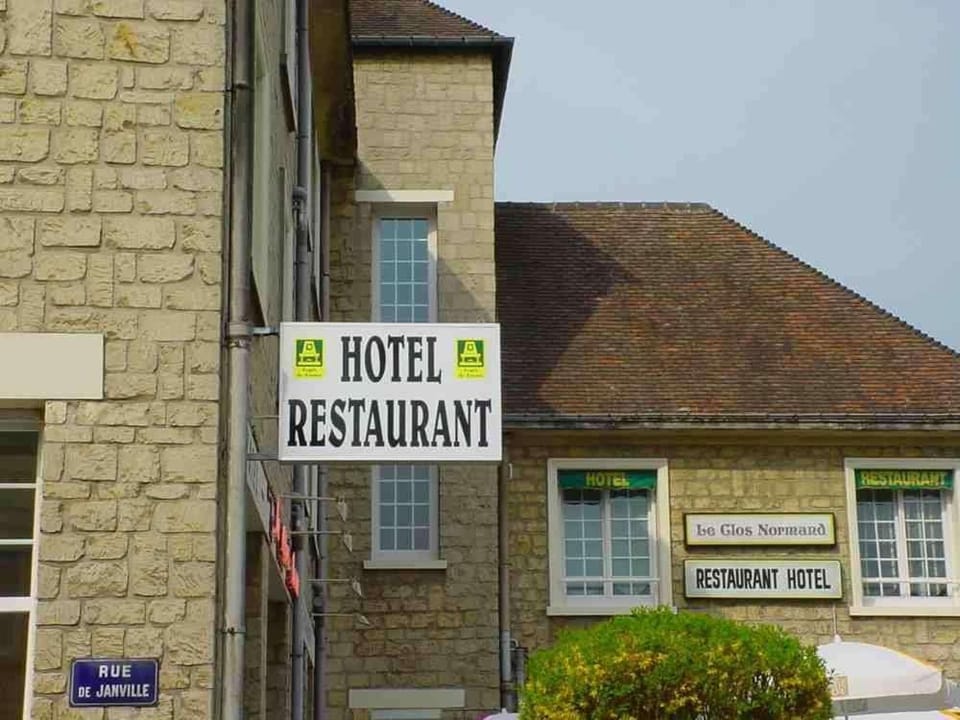 Logis Hôtel Restaurant Le Clos Normand Hotel in Normandy