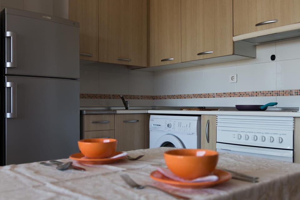 Kitchen or kitchenette, Photo of the whole room, Dining area