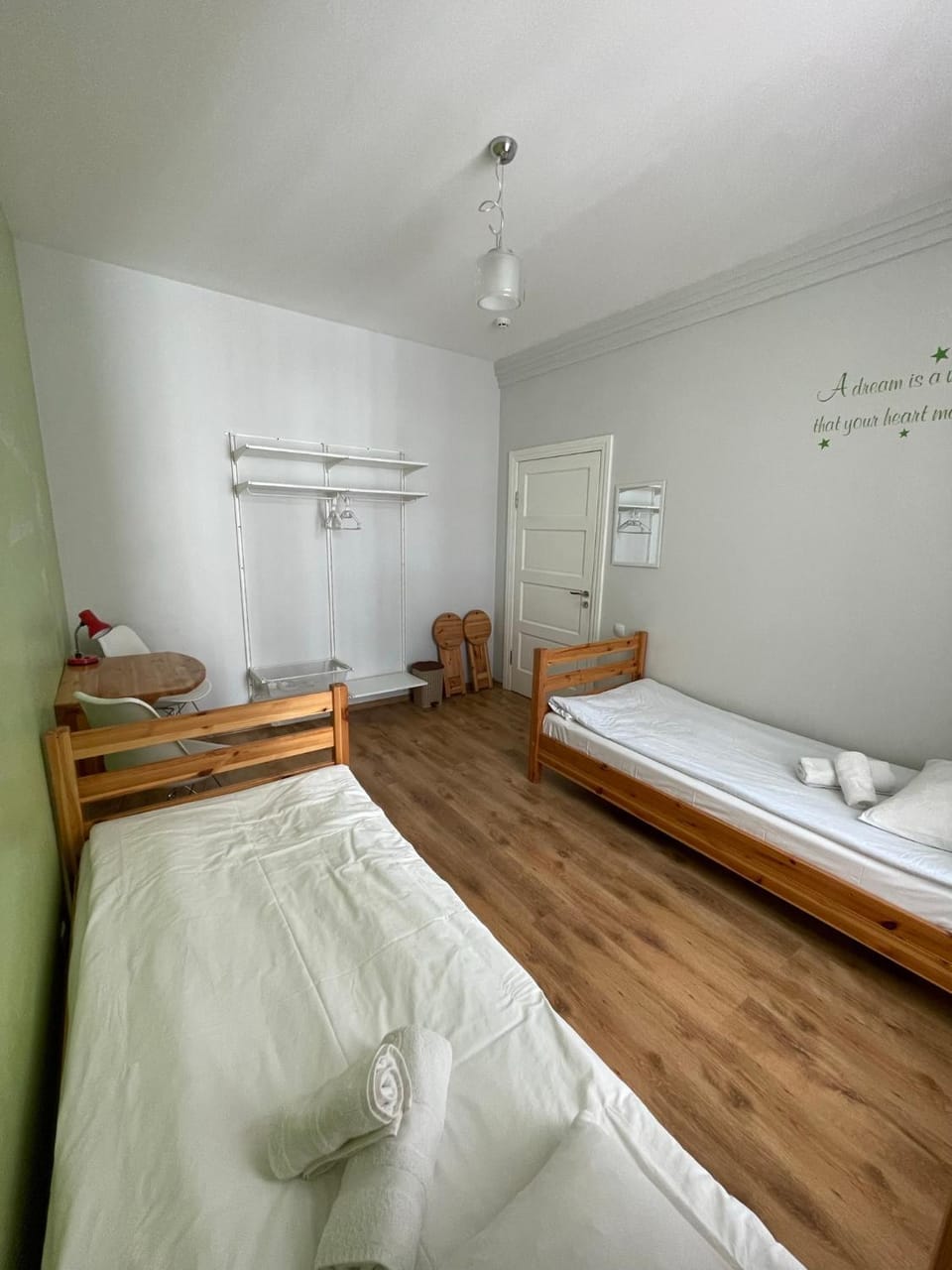 Bed, Photo of the whole room, towels