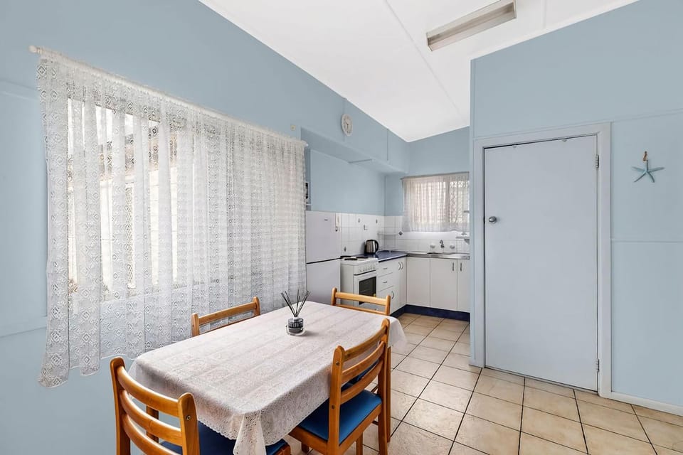 Hutton Hide Away Apartment in Central Coast
