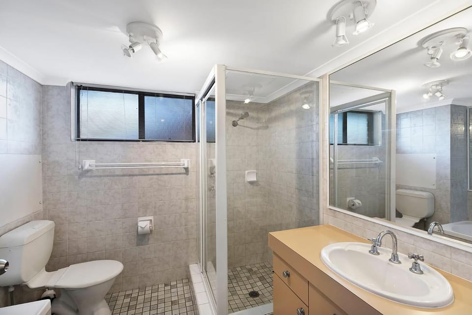 Pelican Place Apartment in Central Coast