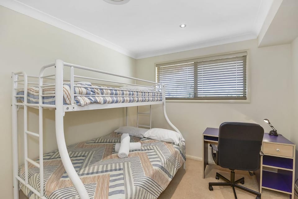 Bluewater at Mannering Park House in Lake Macquarie
