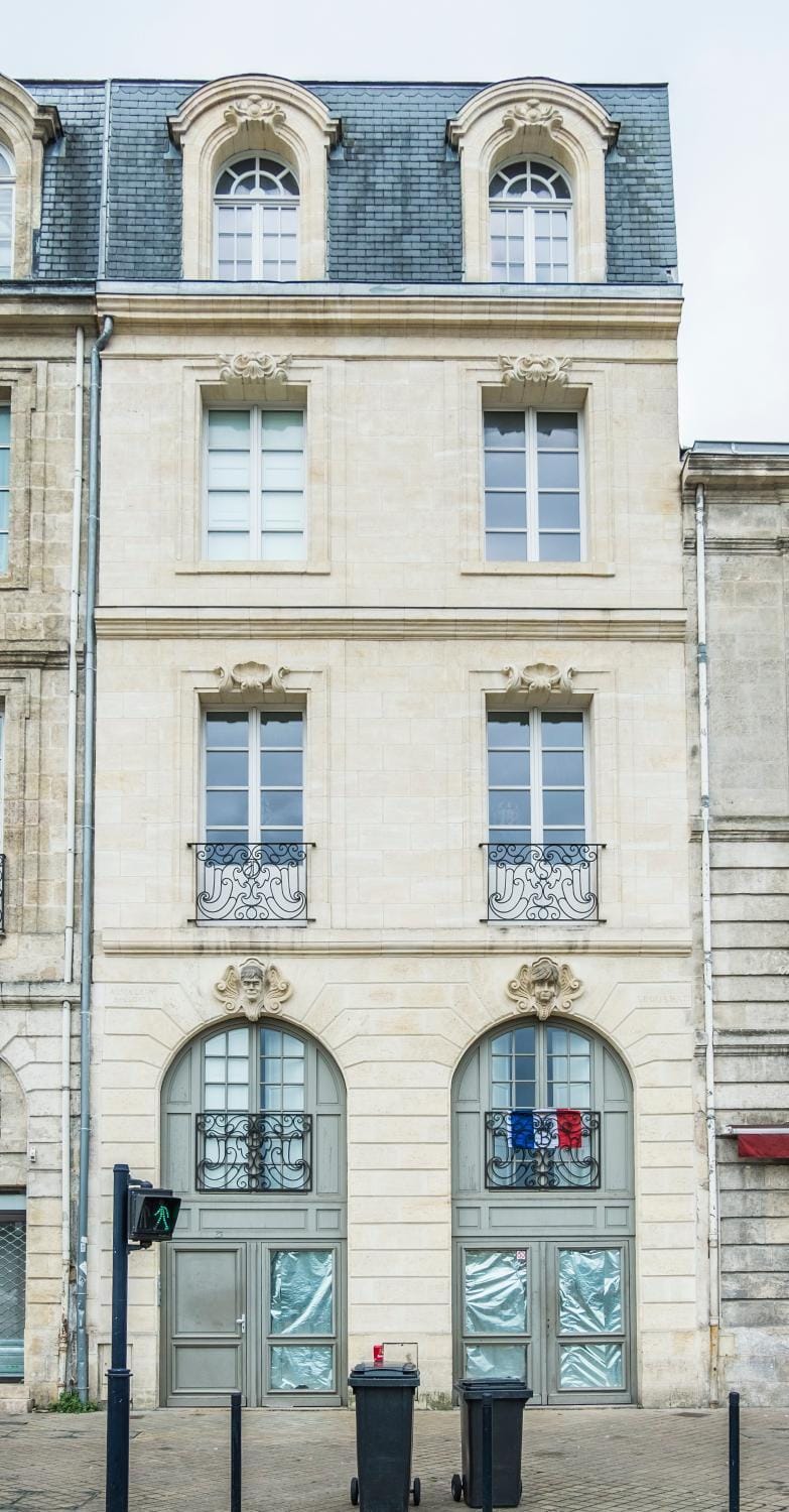 Facade/entrance