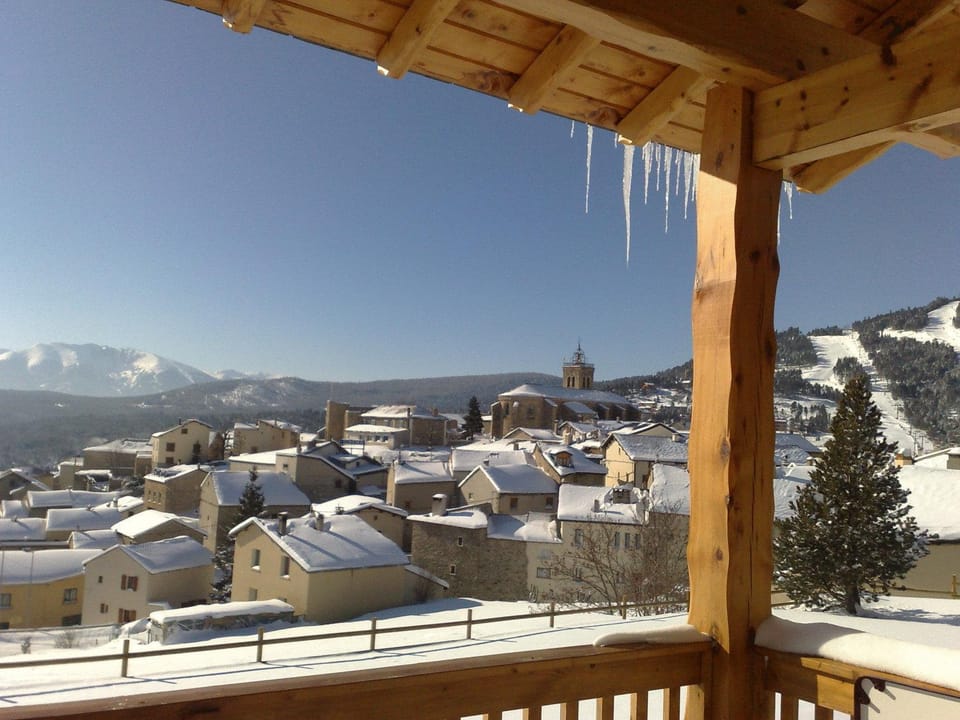 Balcony/Terrace, Mountain view
