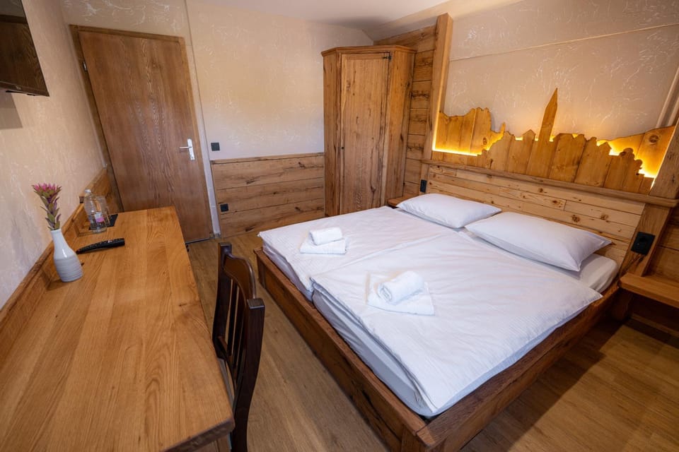 Bed, Bedroom, wardrobe