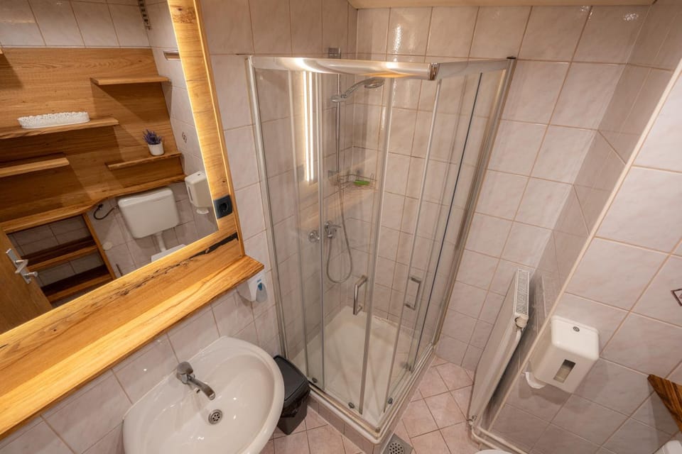 Shower, Bathroom