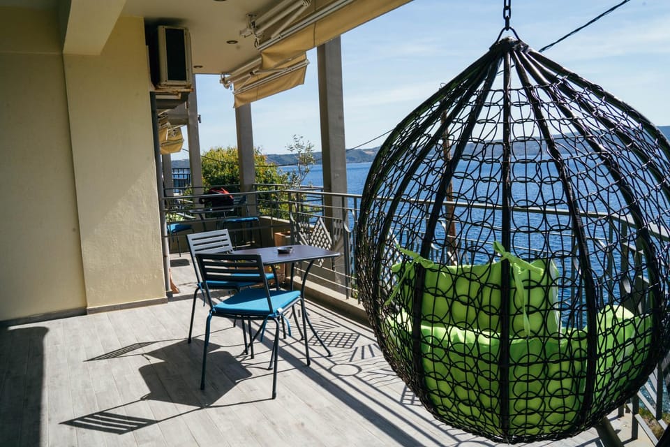 View (from property/room), Balcony/Terrace, Seating area, Sea view