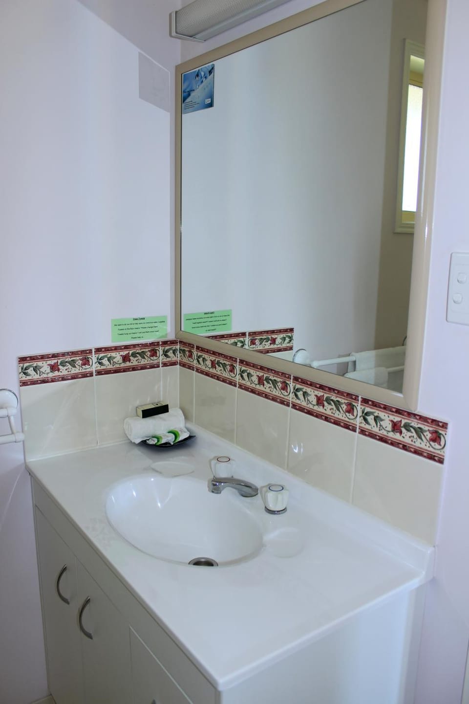 Bathroom, Decorative detail
