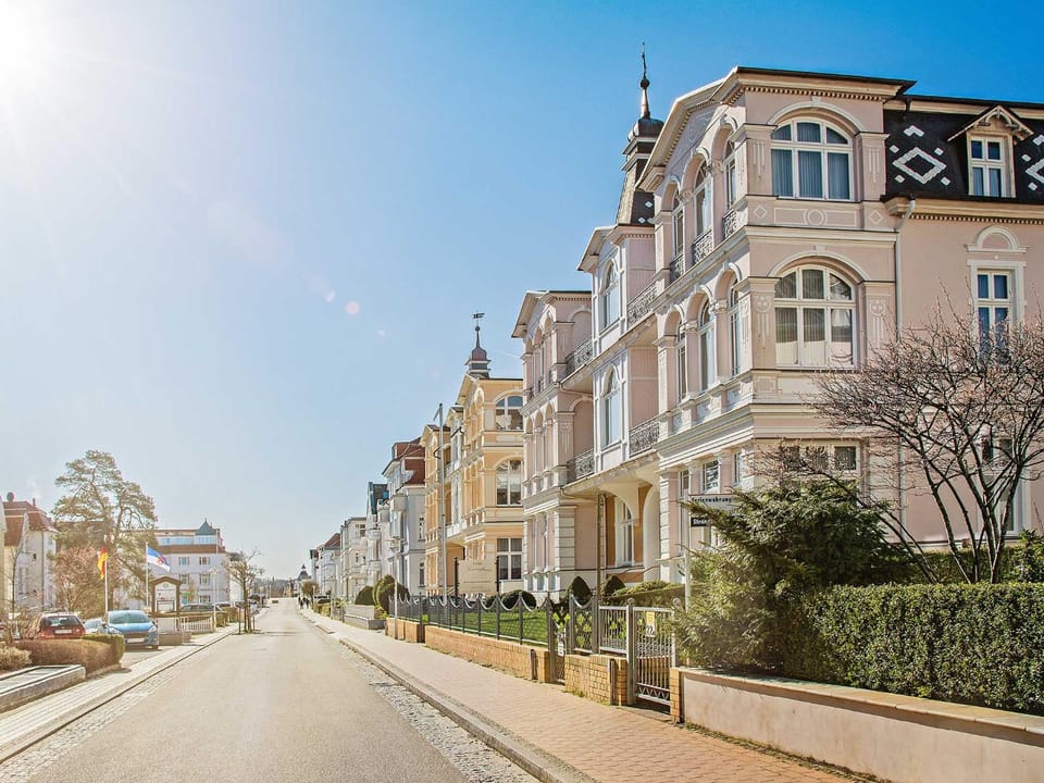 Property building, Day, Neighbourhood, City view, Street view, Location