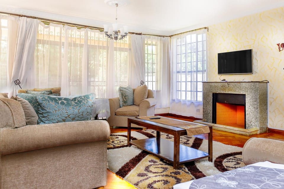 Communal lounge/ TV room